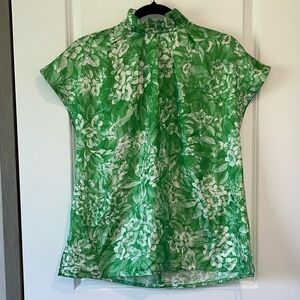 NWT Ann Mashburn Silk Green floral Relaxed top ruffle collar Size Small